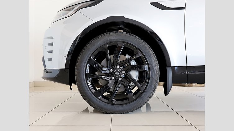 2024 Approved Land Rover Discovery Hakuba Silver AWD D300 Dynamic SE