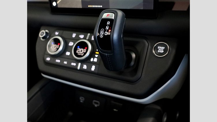 2024 Approved Land Rover Defender 110 Hakuba Silver AWD D300 X-Dynamic HSE