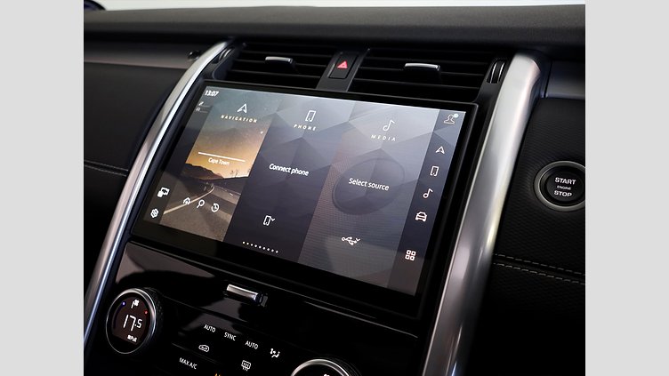 2024 Approved Land Rover Discovery Hakuba Silver AWD D300 Dynamic SE