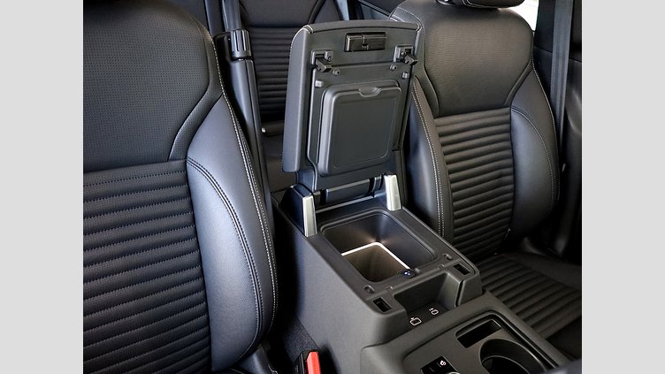 2024 Approved Land Rover Discovery Hakuba Silver AWD D300 Dynamic SE