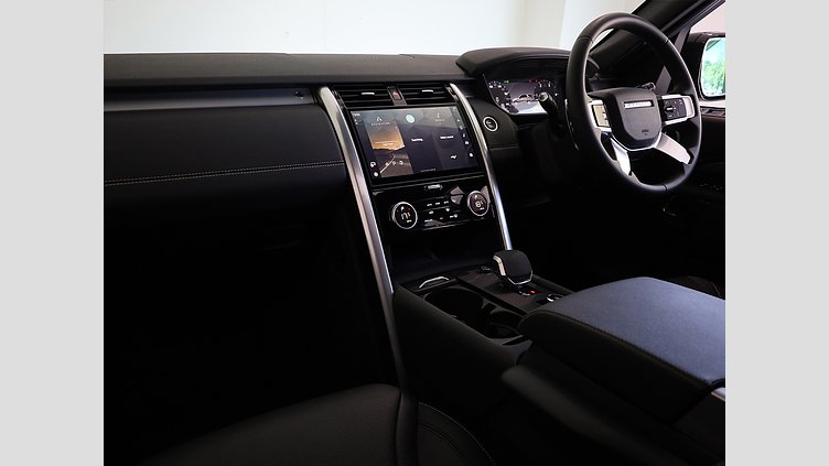 2024 Approved Land Rover Discovery Hakuba Silver AWD D300 Dynamic SE