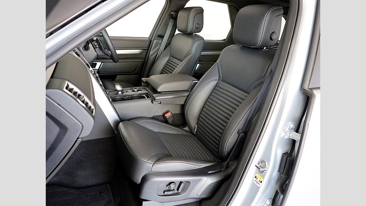 2024 Approved Land Rover Discovery Hakuba Silver AWD D300 Dynamic SE