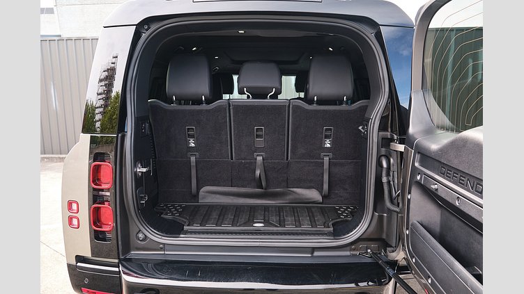 2023 Approved Land Rover Defender 130 Silicon Silver 130 D300 X-Dynamic SE