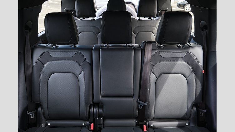 2023 Approved Land Rover Defender 130 Silicon Silver 130 D300 X-Dynamic SE