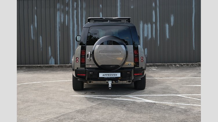 2023 Approved Land Rover Defender 130 Silicon Silver 130 D300 X-Dynamic SE