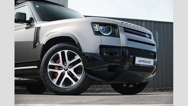 2023 Approved Land Rover Defender 130 Silicon Silver 130 D300 X-Dynamic SE