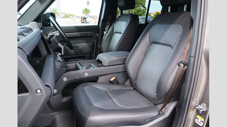 2023 Approved Land Rover Defender 130 Silicon Silver 130 D300 X-Dynamic SE