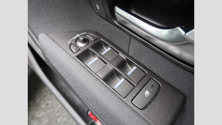 2018 認定中古車 Land Rover Range Rover Evoque Kaikoura Stone 2.0 litre i4D Diesel SE