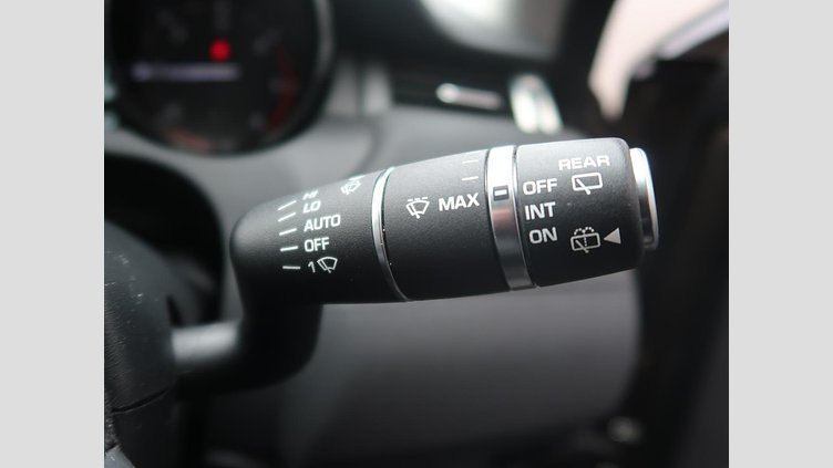 2018 認定中古車 Land Rover Range Rover Evoque Kaikoura Stone 2.0 litre i4D Diesel SE