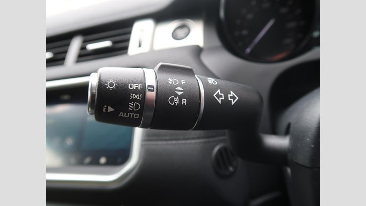 2018 認定中古車 Land Rover Range Rover Evoque Kaikoura Stone 2.0 litre i4D Diesel SE