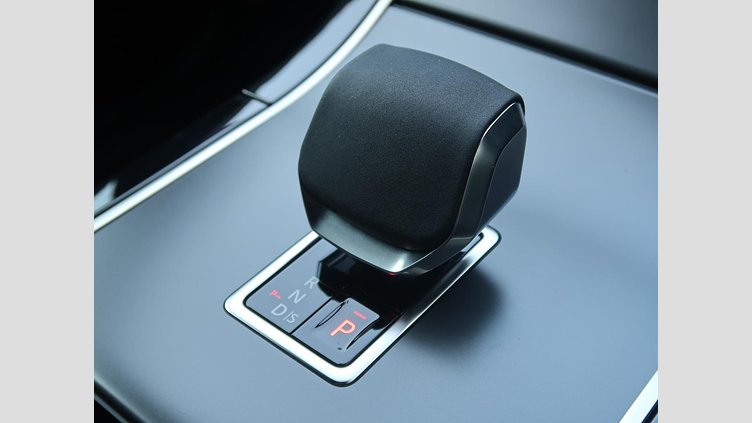 2024 認定中古車 Land Rover Range Rover Evoque トライベッカブルー D200マイルドハイブリッド（ディーゼル） Standard Wheelbase DYNAMIC SE