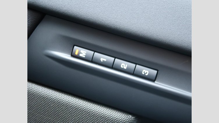 2024 認定中古車 Land Rover Range Rover Evoque トライベッカブルー D200マイルドハイブリッド（ディーゼル） Standard Wheelbase DYNAMIC SE