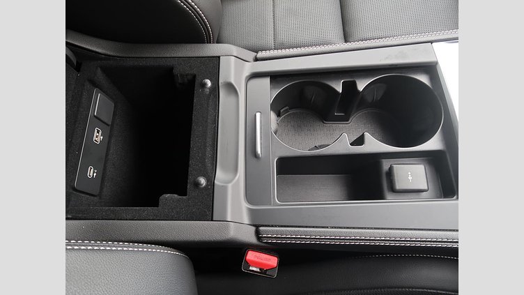 2023 認定中古車 Jaguar F-Pace アイガーグレイ P250 AWD（オートマチック） R-DYNAMIC SE