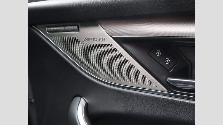 2023 認定中古車 Jaguar F-Pace アイガーグレイ P250 AWD（オートマチック） R-DYNAMIC SE