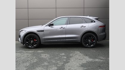 F-Pace 37