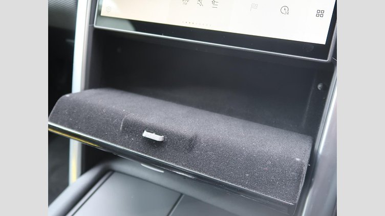 2024 認定中古車 Land Rover Discovery アイガーグレイ D350マイルドハイブリッド（ディーゼル） Dynamic SE