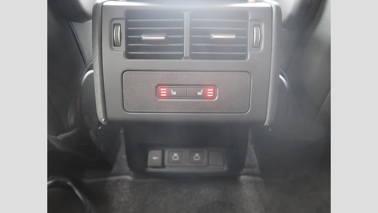 2024 認定中古車 Land Rover Discovery アイガーグレイ D350マイルドハイブリッド（ディーゼル） Dynamic SE