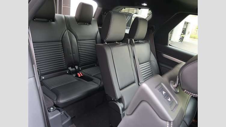 2024 認定中古車 Land Rover Discovery アイガーグレイ D350マイルドハイブリッド（ディーゼル） Dynamic SE