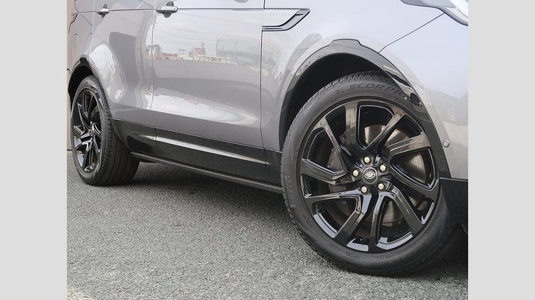 2024 認定中古車 Land Rover Discovery アイガーグレイ D350マイルドハイブリッド（ディーゼル） Dynamic SE