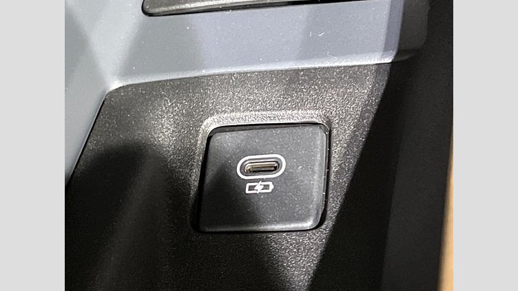 2024 認定中古車 Land Rover Defender 110 サントリーニブラック D350 ディーゼルマイルドハイブリッド X-Dynamic HSE