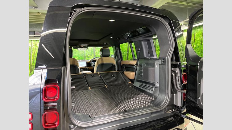 2024 認定中古車 Land Rover Defender 110 サントリーニブラック D350 ディーゼルマイルドハイブリッド X-Dynamic HSE