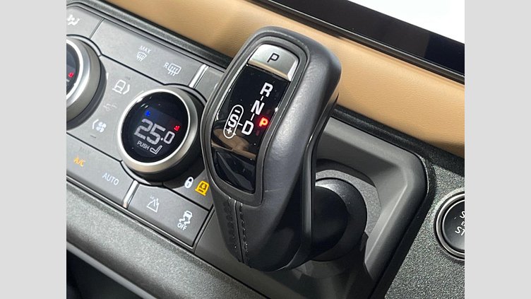 2024 認定中古車 Land Rover Defender 110 サントリーニブラック D350 ディーゼルマイルドハイブリッド X-Dynamic HSE