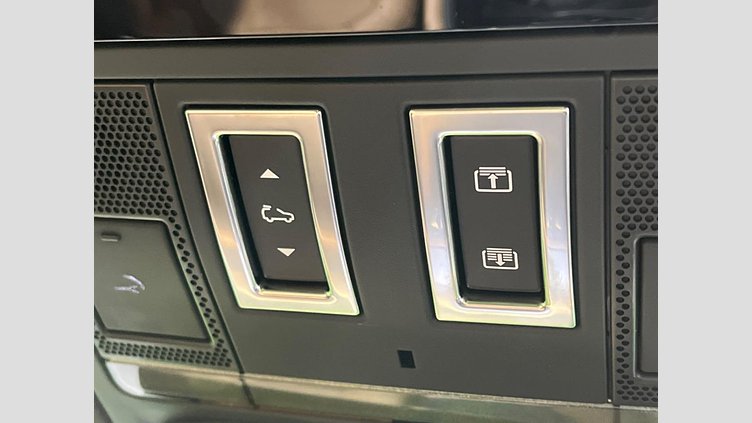 2024 認定中古車 Land Rover Defender 110 サントリーニブラック D350 ディーゼルマイルドハイブリッド X-Dynamic HSE