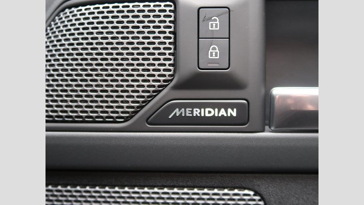 2023 認定中古車 Land Rover Defender 110 タスマンブルー D300 AWD（AT） X-DYNAMIC HSE