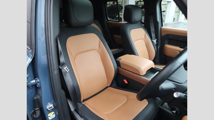 2023 認定中古車 Land Rover Defender 110 タスマンブルー D300 AWD（AT） X-DYNAMIC HSE