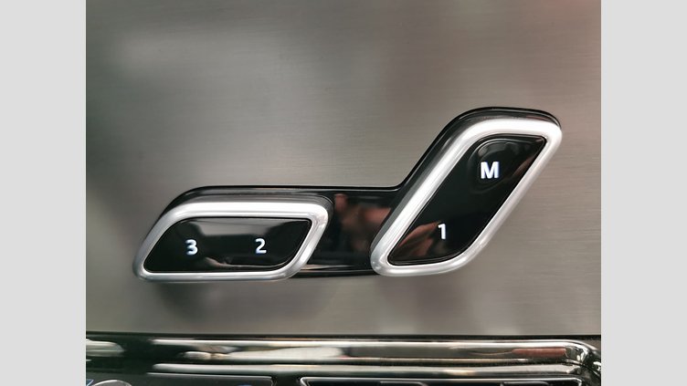 2024 認定中古車 Land Rover Range Rover Sport カルパチアングレイ D300マイルドハイブリッド スタンダードホイールベース Dynamic HSE