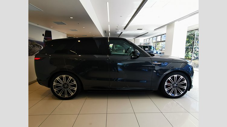 2024 認定中古車 Land Rover Range Rover Sport カルパチアングレイ D300マイルドハイブリッド スタンダードホイールベース Dynamic HSE