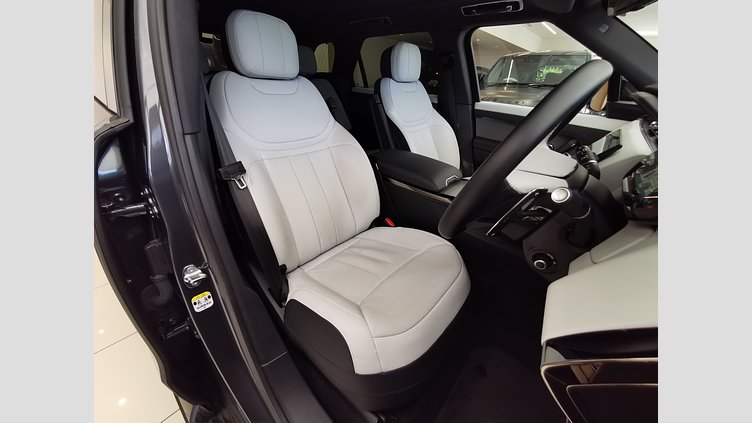 2024 認定中古車 Land Rover Range Rover Sport カルパチアングレイ D300マイルドハイブリッド スタンダードホイールベース Dynamic HSE