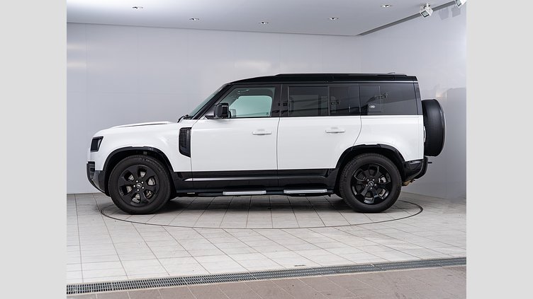 2023 認定中古車 Land Rover Defender 110 フジホワイト D300 AWD（AT） X-DYNAMIC SE