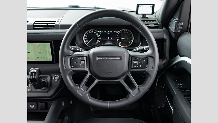 2023 認定中古車 Land Rover Defender 110 フジホワイト D300 AWD（AT） X-DYNAMIC SE