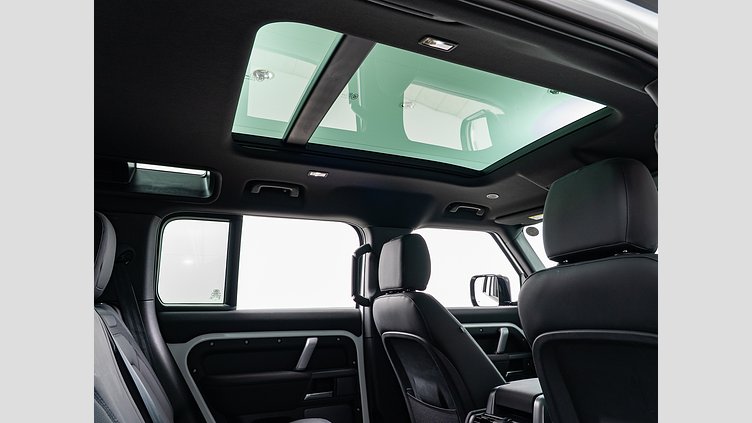 2023 認定中古車 Land Rover Defender 110 フジホワイト D300 AWD（AT） X-DYNAMIC SE