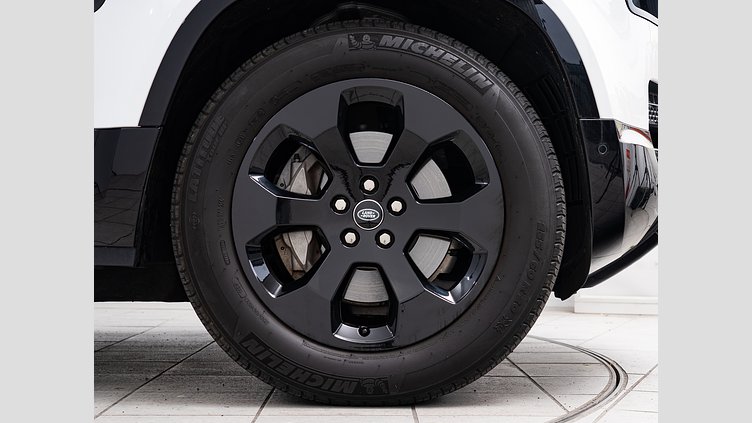 2023 認定中古車 Land Rover Defender 110 フジホワイト D300 AWD（AT） X-DYNAMIC SE