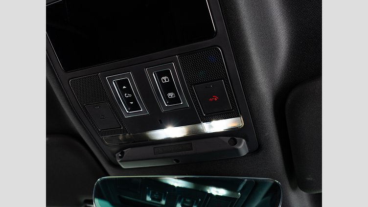 2023 認定中古車 Land Rover Defender 110 フジホワイト D300 AWD（AT） X-DYNAMIC SE