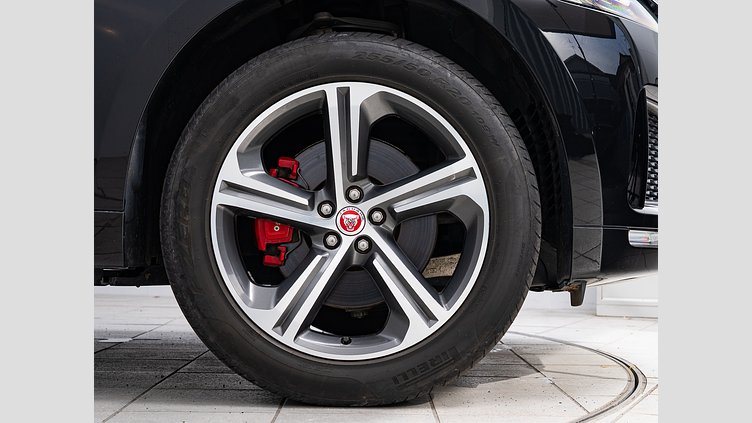 2016 認定中古車 Jaguar F-Pace Santorini Black 3.0LPET　V6 S