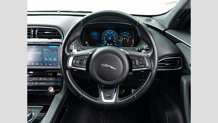 2016 認定中古車 Jaguar F-Pace Santorini Black 3.0LPET　V6 S