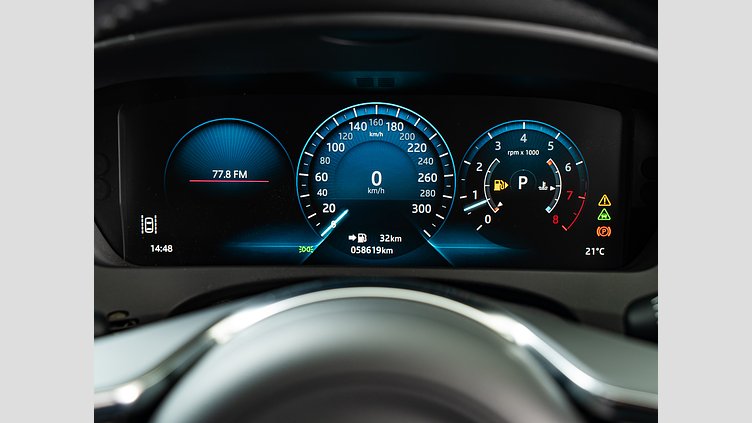 2016 認定中古車 Jaguar F-Pace Santorini Black 3.0LPET　V6 S