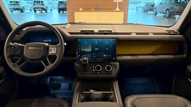 2025 新車 Land Rover Defender 110 (1MY) Deep Sandglow Yellow 沙光深黃 D350  輕油電混合 Trophy Edition in Deep Sandglow Yellow
