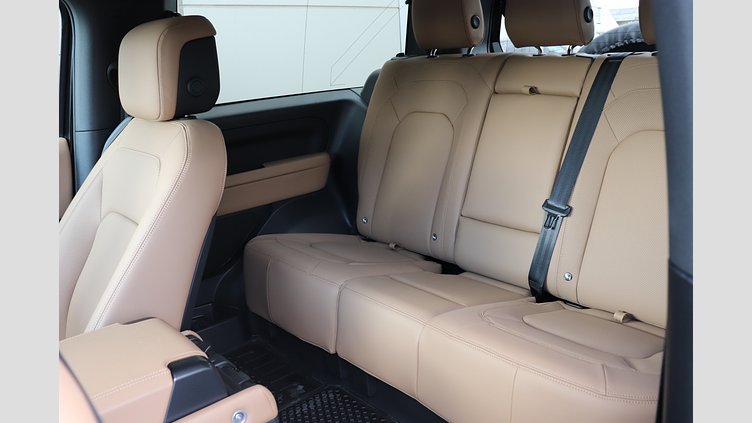 2025 認定中古車 Land Rover Defender 90 サントリーニブラック D350 ディーゼルマイルドハイブリッド X-Dynamic HSE