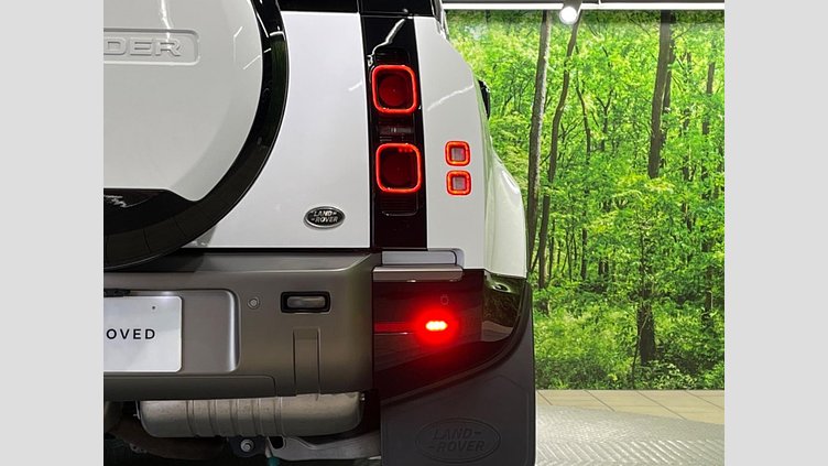2023 認定中古車 Land Rover Defender 110 フジホワイト D300 AWD（AT） X-DYNAMIC HSE