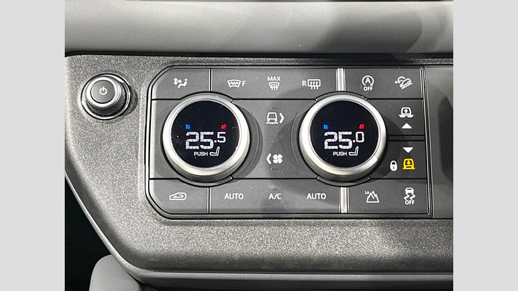 2023 認定中古車 Land Rover Defender 110 フジホワイト D300 AWD（AT） X-DYNAMIC HSE