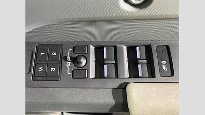 Defender 110 56
