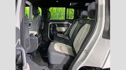 Defender 110 4