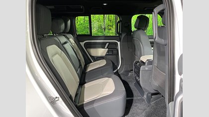 Defender 110 21