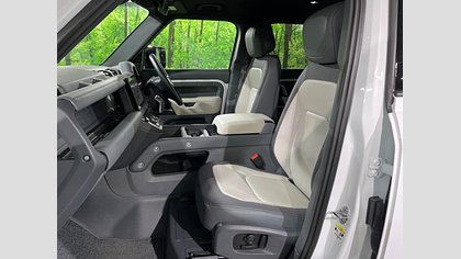 Defender 110 2