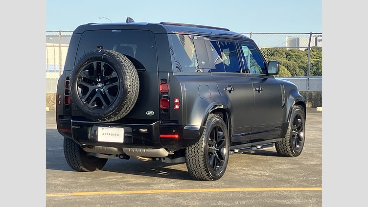 2023 認定中古車 Land Rover Defender 110 サントリーニブラック D300 AWD（AT） X-DYNAMIC SE