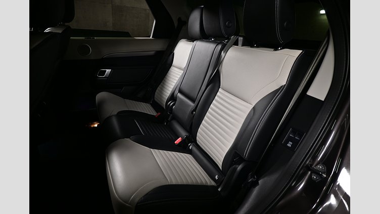 2024 認定中古車 Land Rover Discovery シャラントグレイ D350マイルドハイブリッド（ディーゼル） Dynamic HSE